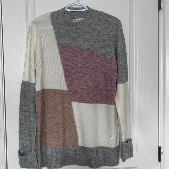 Point Zero sweater. - Picture 1 of 5